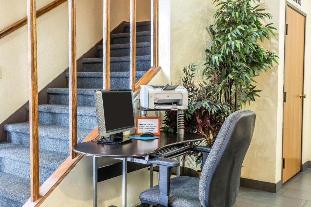 Rodeway Inn Lawton Kültér fotó